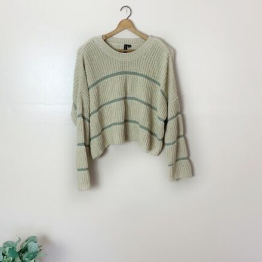 Moon & Madison crop sweater